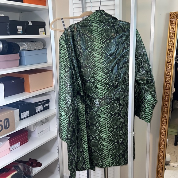 DRIES VAN NOTEN
Snake-Print Coated Cotton-Blend Trench Coat - Picture 7 of 7